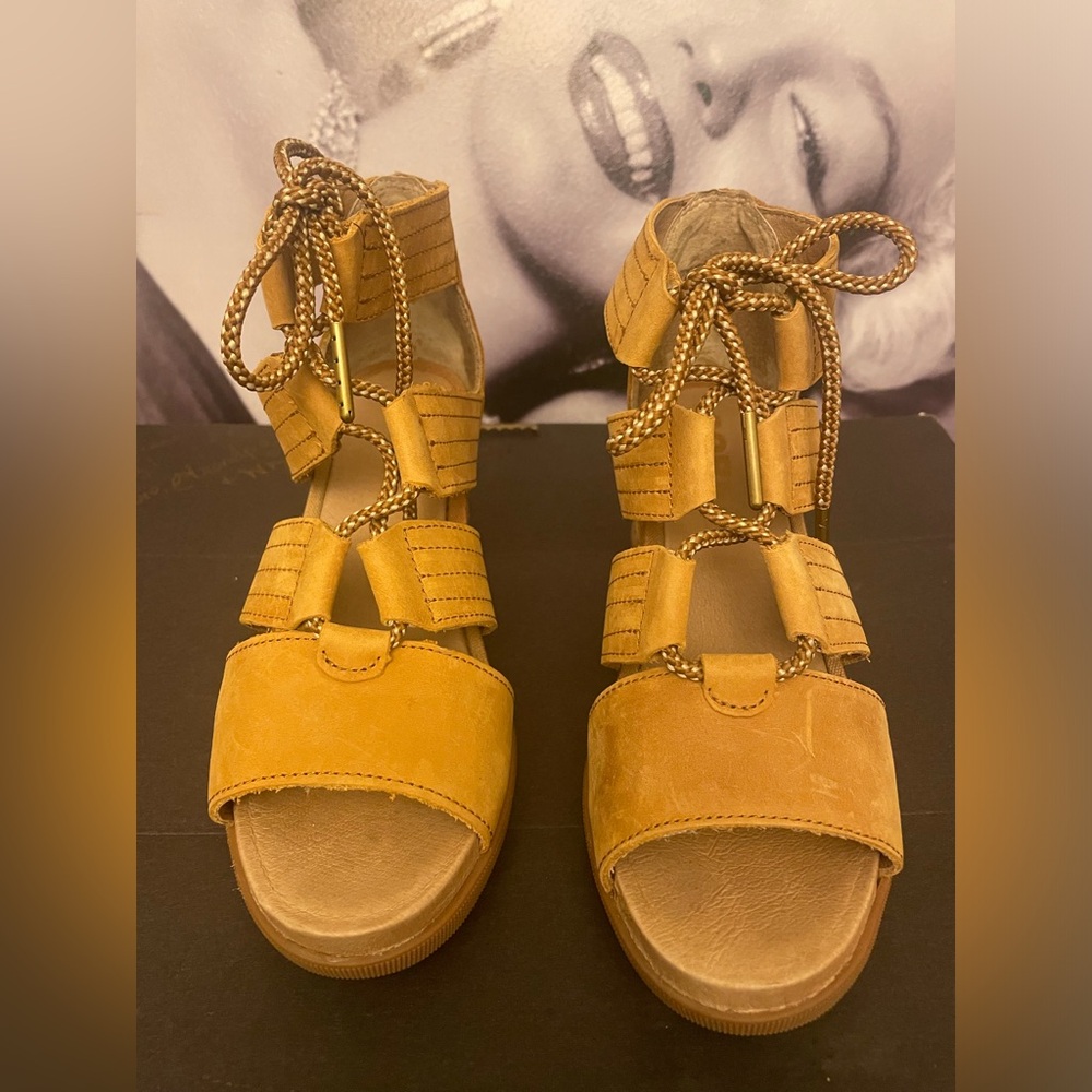 Sorel Leather Sandals